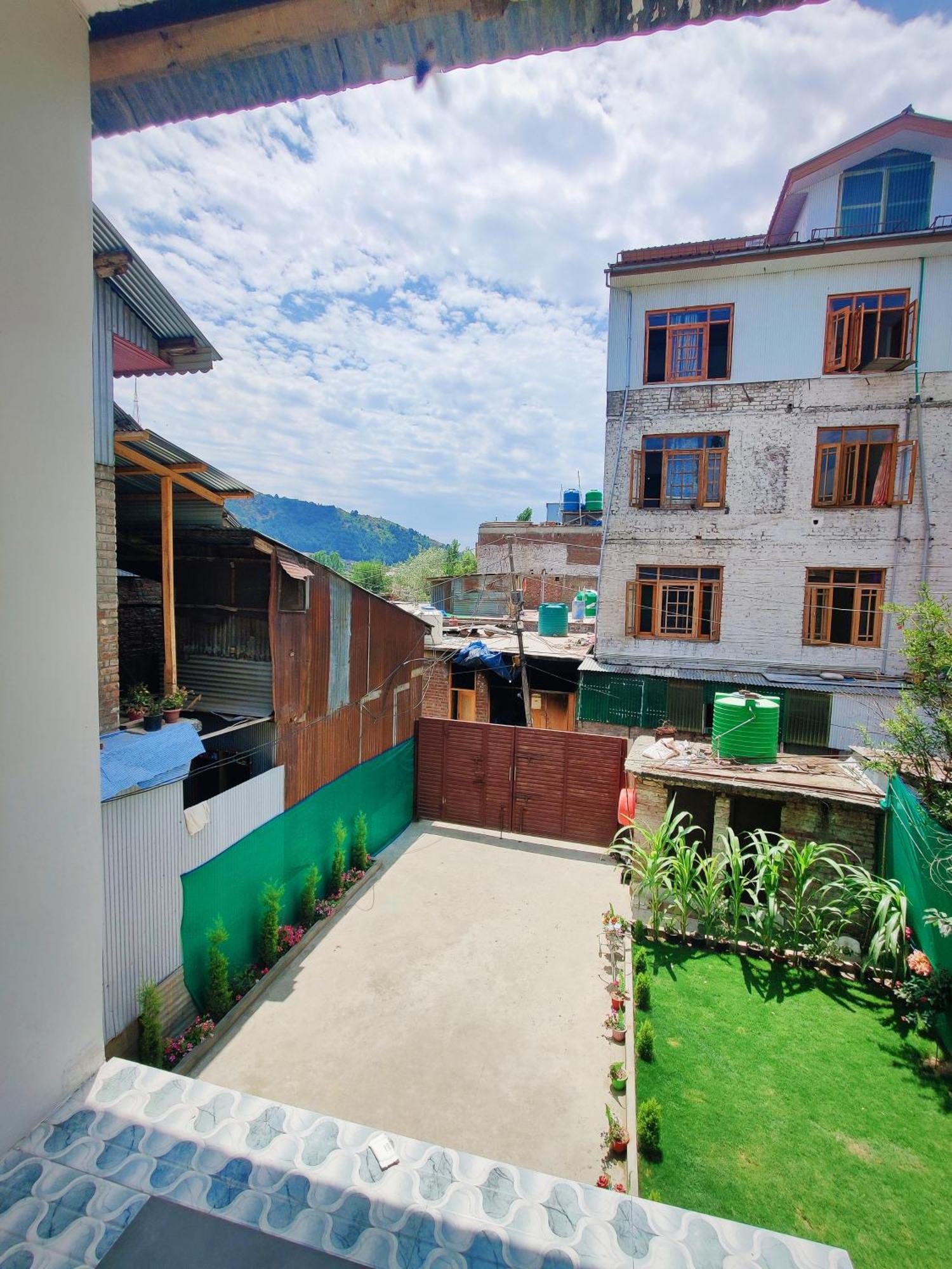 Serenity Inn Home Stay Srīnagar 外观 照片